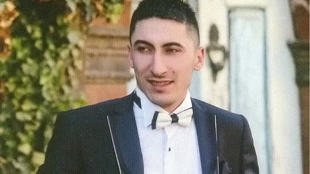 Otomobil içerisinde tabancayla kafasından vurulmuş halde bulundu
