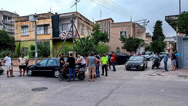 Otomobiller çarpıştı, yaya hayatını kaybetti