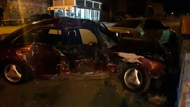 Otomobiller çarpıştı: 5 yaralı