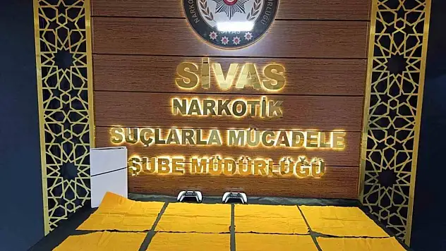 Oyun konsoluna gizlenen uyuşturucu bakın nasıl bulundu?