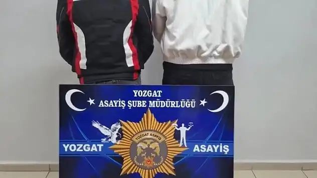 Oyuncak silahla şov yapıp sosyal medyada paylaştılar