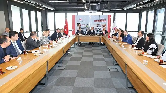 Özbekistan İnşaat Bakanlığı Heyeti'nden AGÜ'ye Ziyaret
