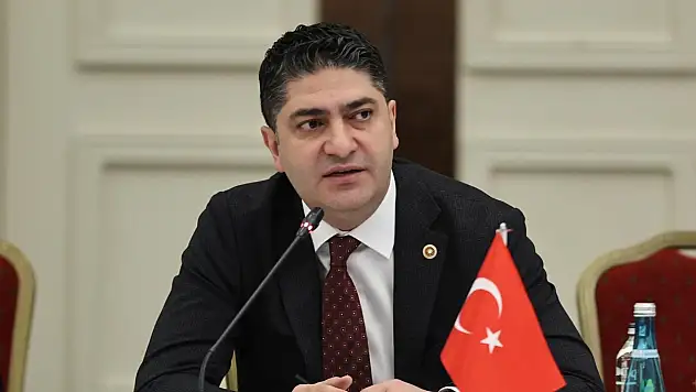 Özdemir'den Türk basını için 'reklam' çağrısı