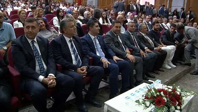 Özdemir: Siz utanmadan birilerine bakanlık verme vaadinde bulunuyorsunuz