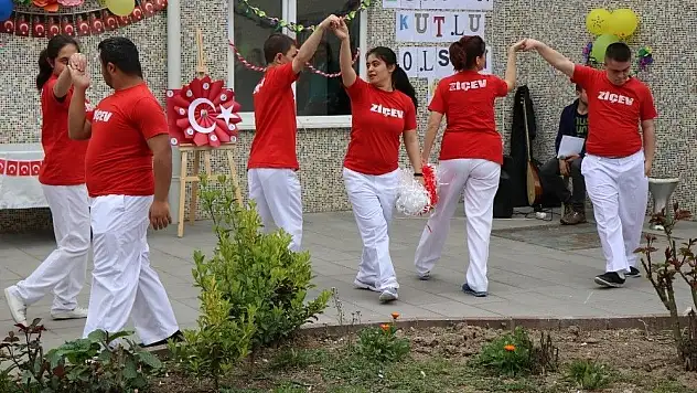 Özel Çocuklar 23 Nisan'ı kutladı