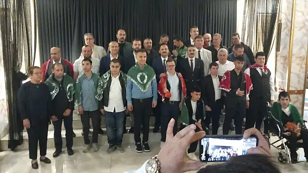 Özel gençler için muhteşem kına gecesi