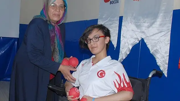 İki yılda hayata tutundu, madalyaları topladı