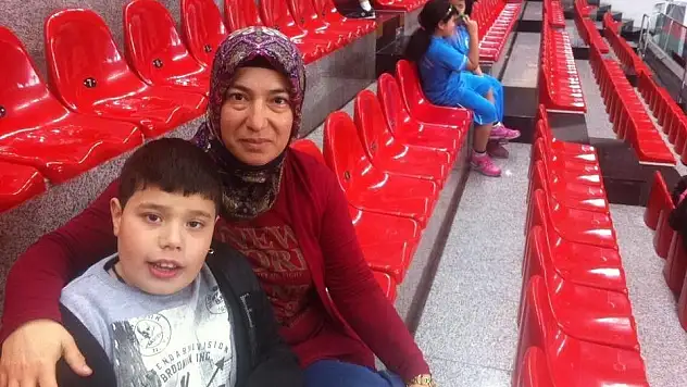 Hayatını oğluna adadı