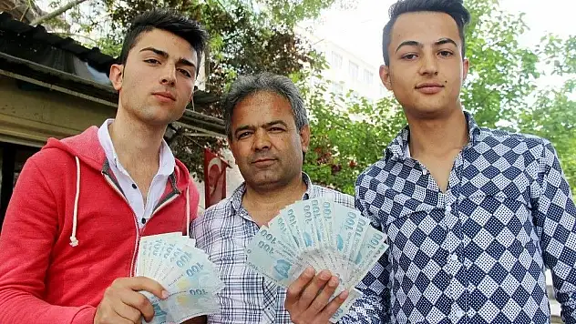 (özel haber) Liseli gençlerden örnek davranış