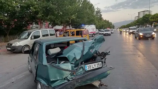 Kayseri'de meydana gelen kazalar güvenlik kameralarına yansıdı