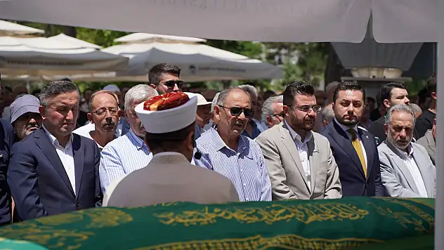 Özhaseki Kayseri'nin ünlü ismini son yolculuğuna uğurladı