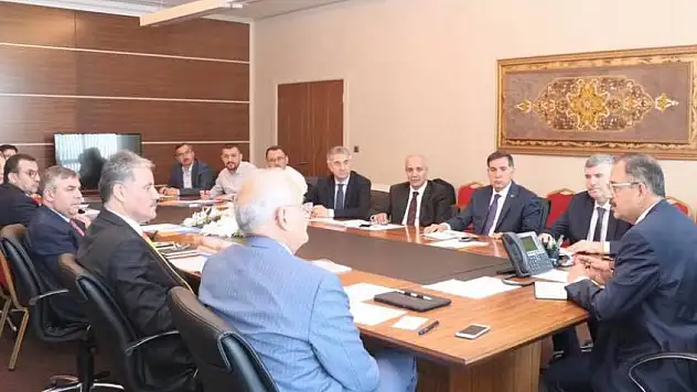 Özhaseki, Sahaya iniyor!