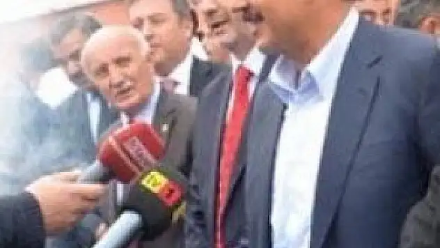 ÖZHASEKİ VE KARAYEL AKP MYK ÜYESİ OLDU