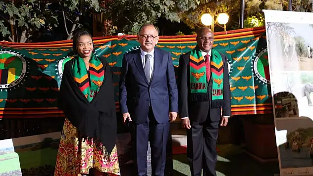 Özhaseki, Zambiyalılar'ı yalnız bırakmadı!