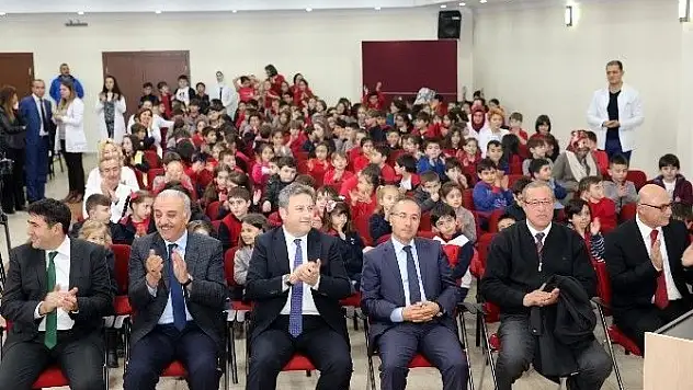 Palancıoğlu, atık pil toplayan öğrencileri ödüllendirdi