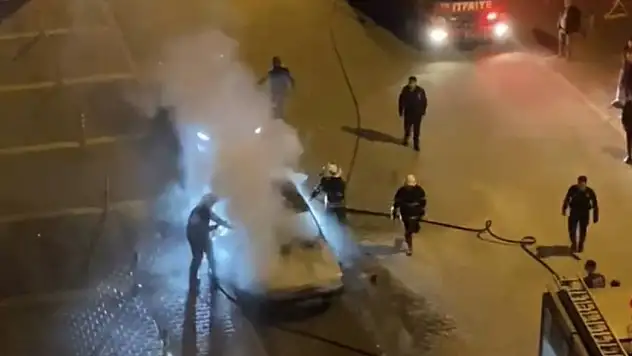 Otomobil alevlere teslim oldu!