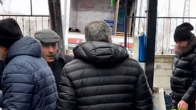Pazarda bir Başkan: Vay gadalarını alırım senin