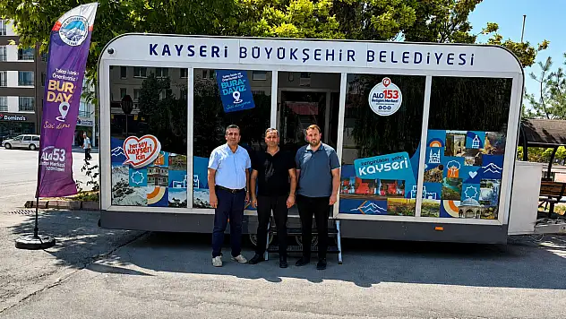 Pazarda, parkta, meydanda: Büyükşehir vatandaşları dinliyor