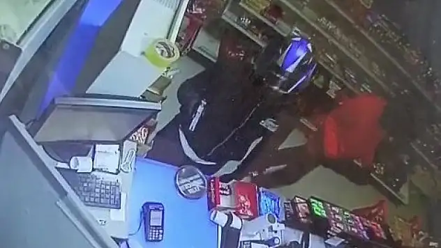 Adana'da kasklı silahlı soygun