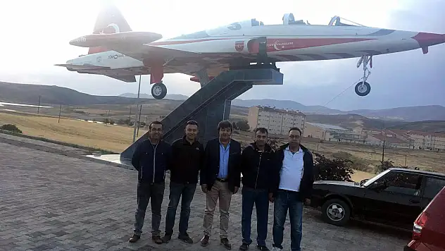 Pınarbaşı'daki Türklük Anıtı'na F5 Uçağı monte edildi