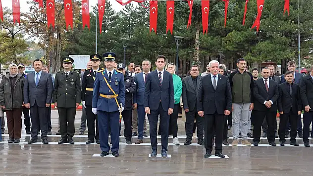 Pınarbaşı'nda 29 Ekim coşkusu: Çelenk sunma töreni yapıldı