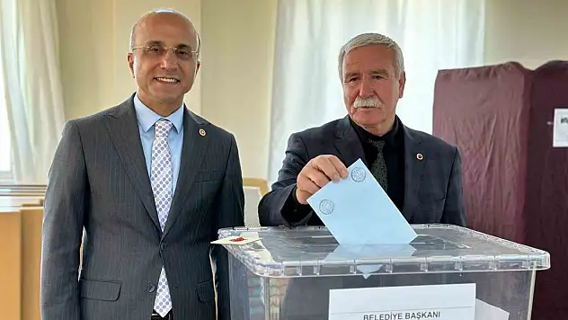Pınarbaşı'nda CHP önde