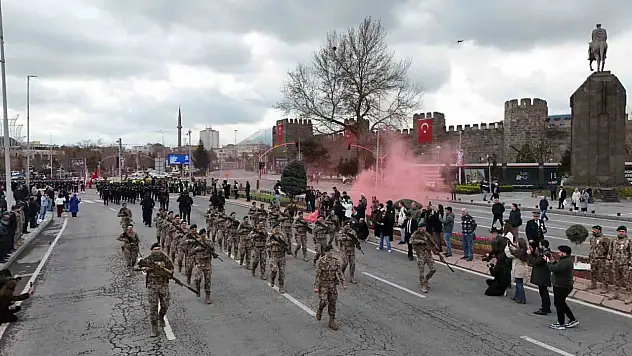 Kayseri Kalesi'nde nefes kesen gösteri!