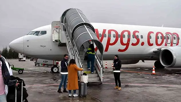 Polis, kadına şiddete karşı vatandaşı bilgilendirdi