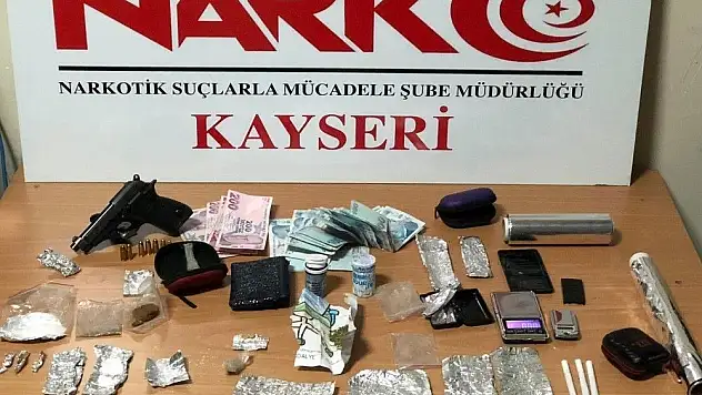 Polis zehir tacirlerine göz açtırmıyor