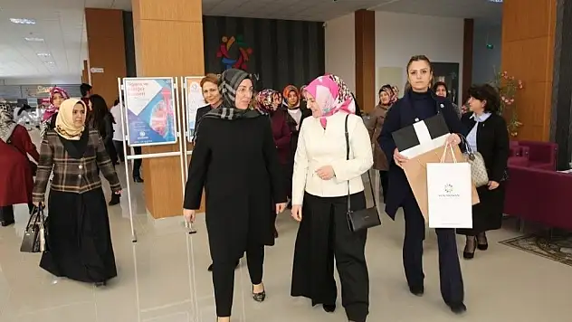 Protokol eşlerinden Kocasinan Akademi'ye tam not