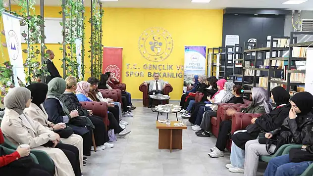 ERÜ'de 'Rektör Öğrenci Buluşması' etkinliği...