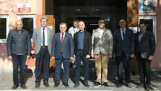 Rektör Altun, projeler hakkında bilgiler aldı