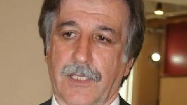 REKTÖRÜ, BAŞBAKAN İKNA ETTİ