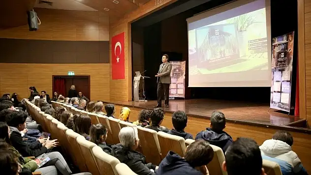 Rektör Sabuncuoğlu'ndan Kolejlerde Seminer