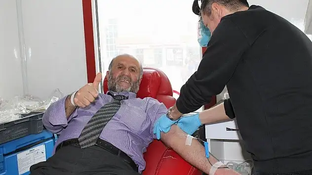 Saadet Partililer Zeytin Dalı Operasyonu için kan bağışı yaptı