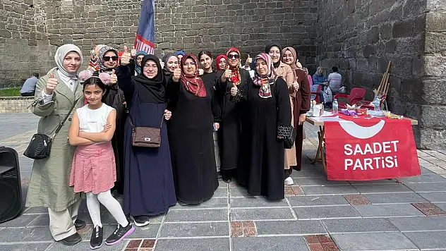 Saadet Partisi Kayseri Kadın Kolları çocuklar için toplandı!