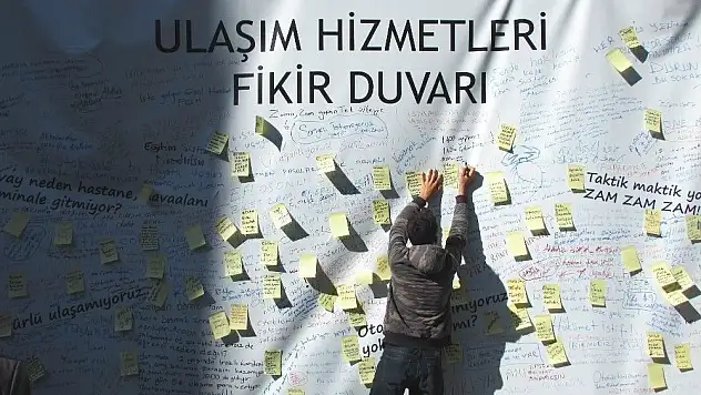 Saadet Partisi ulaşıma gelen zamlar için fikir duvarı standı açtı