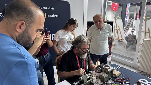 Sabrın sanata dönüştüğü yer: Kayseri'de tespih yapımının incelikleri!