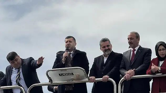 'Sağa sola yalpalayandan Ülkücü olmaz' diyen MHP'li Ersoy: Rabia ve Bozkurtlar kardeştir!