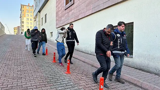 Sahte para operasyonu: 4 gözaltı!