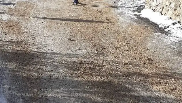 Adana'da karla mücadele devam ediyor!