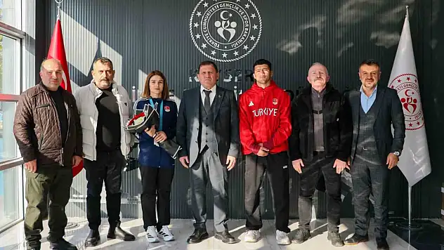 Muaythai şampiyonları Riyad'dan madalyalarla döndü!