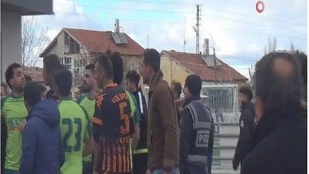 Şampiyonluk iddiası bitti, arbede çıktı