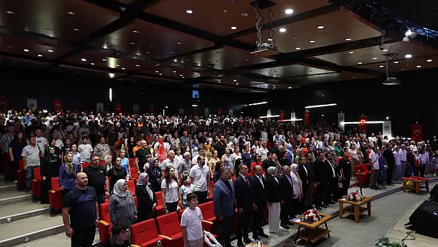 Sanatla yoğrulan gençler büyüledi