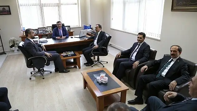 Sanayi Bakanı Danışmanlarından KAYSO Başkanı Büyüksimitci'ye Ziyaret
