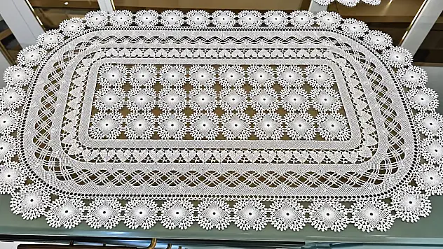 Sandıktan çıkan danteller 250 bin TL'lik tasarımlara dönüşüyor