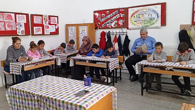 Sarıoğlan'da bin 700 kişi aynı anda bakın ne yaptı?