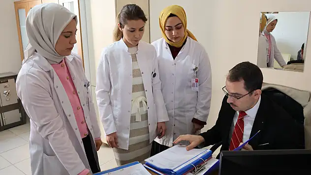 Sarıoğlan'da sağlık zirvesi