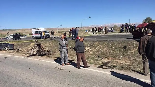 Sarıoğlan'da trafik kazası: 1 ölü, 1 yaralı