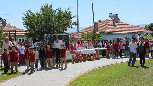Sarıoğlan'da yüzlerce kişi sertifika aldı